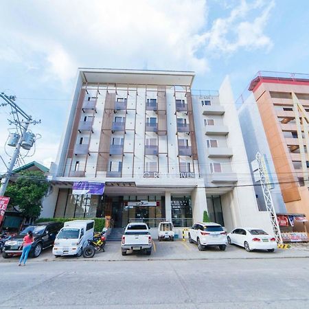 Reddoorz Plus @ Roxas Street Davao Exterior photo