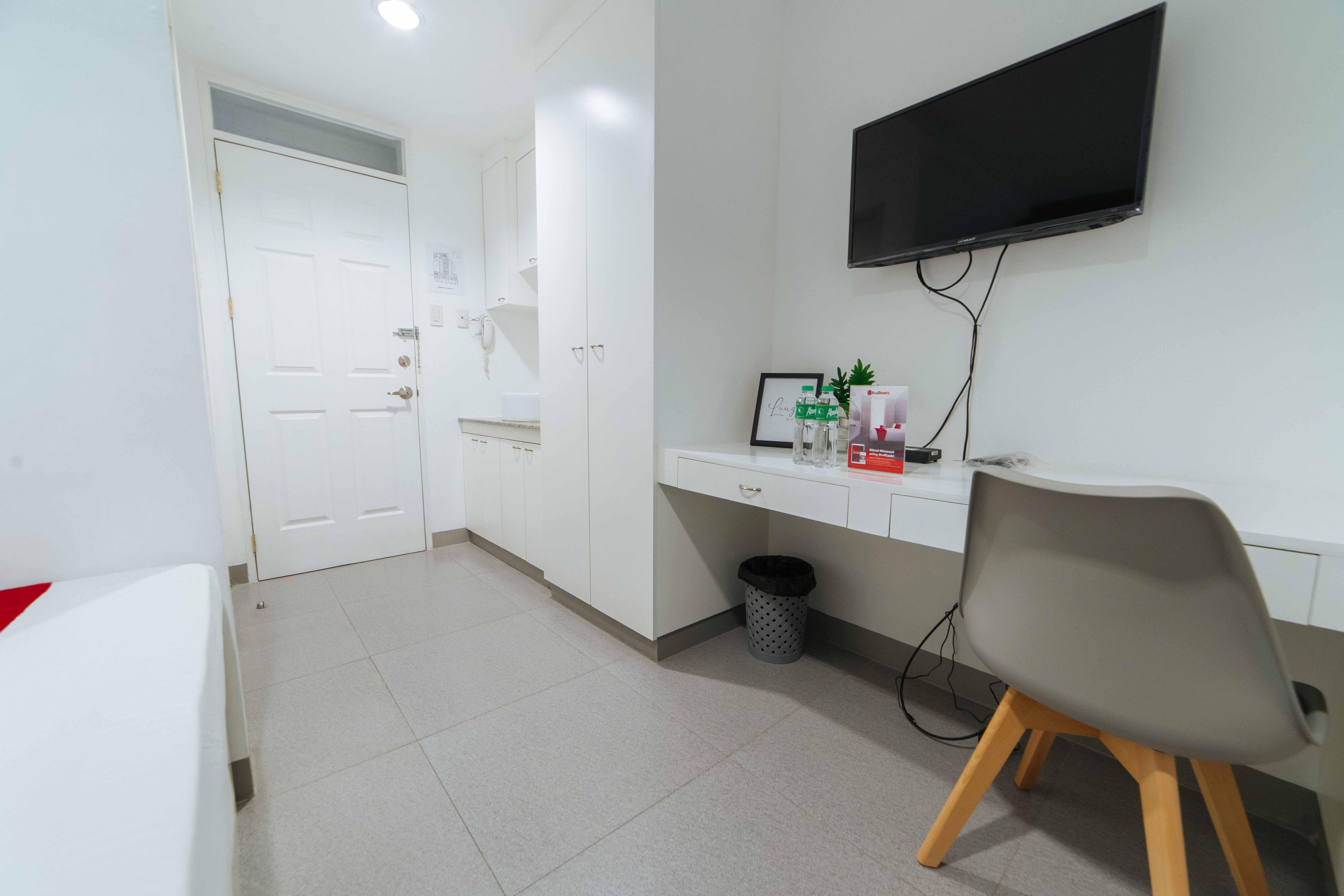 Reddoorz Plus @ Roxas Street Davao Exterior photo