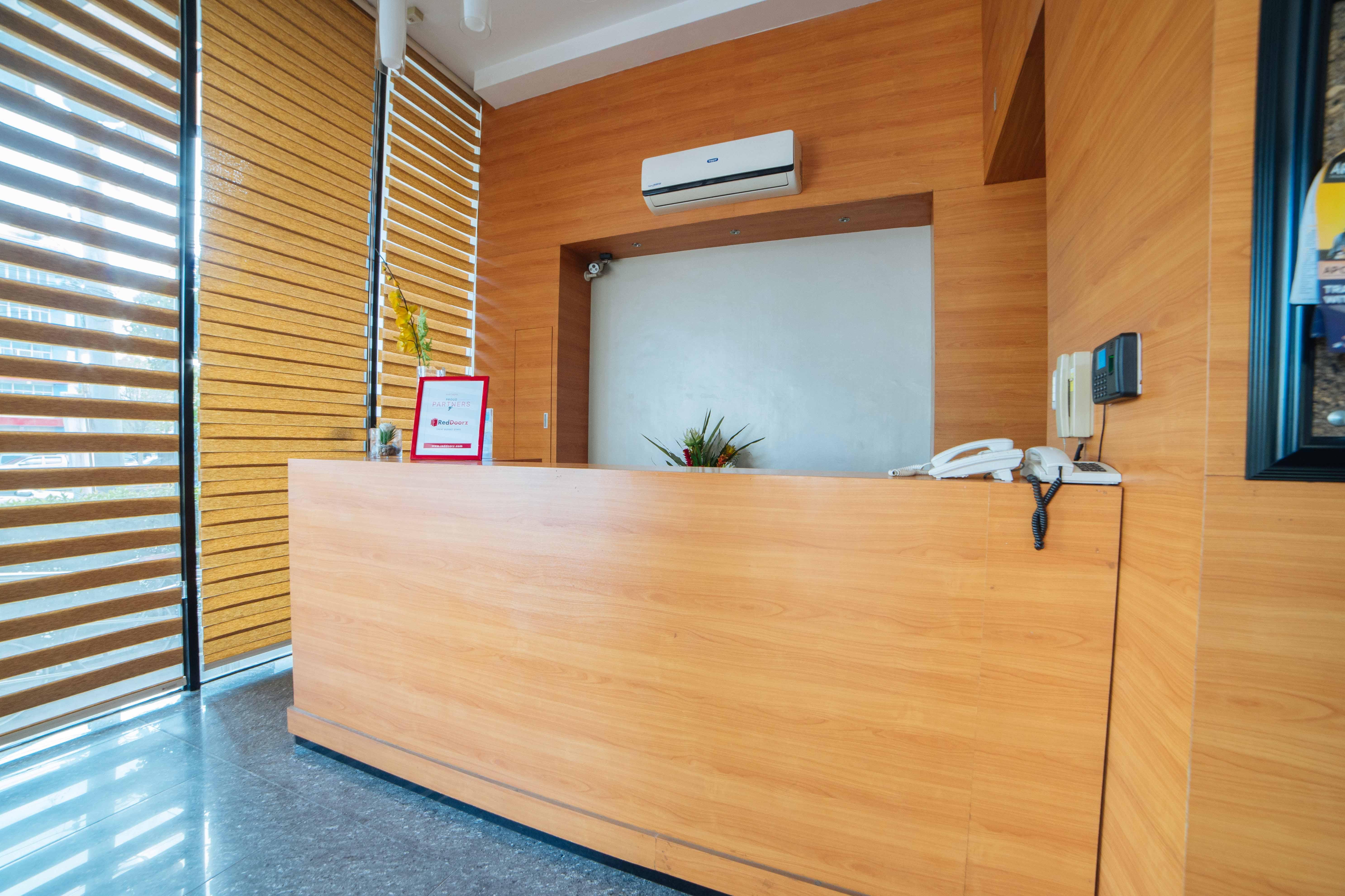 Reddoorz Plus @ Roxas Street Davao Exterior photo