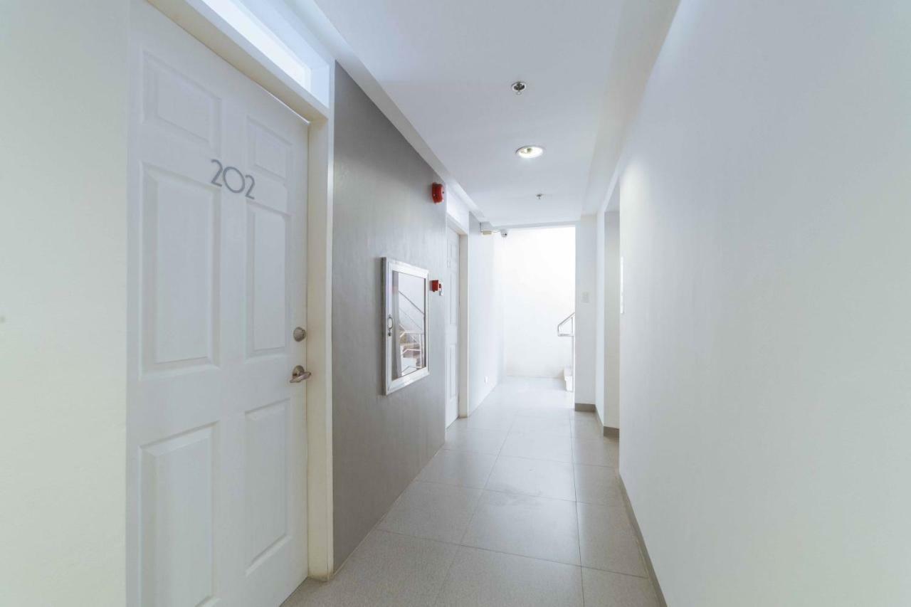 Reddoorz Plus @ Roxas Street Davao Exterior photo