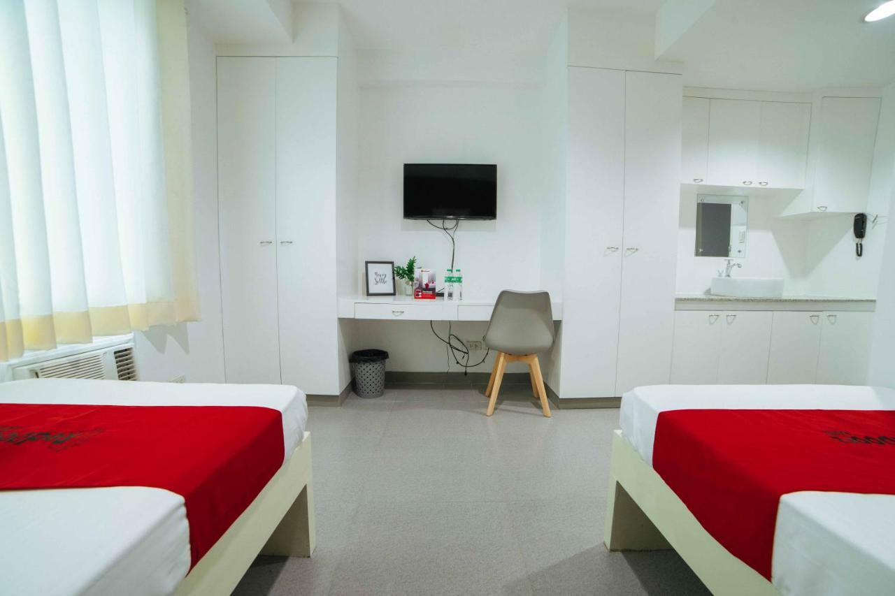 Reddoorz Plus @ Roxas Street Davao Exterior photo