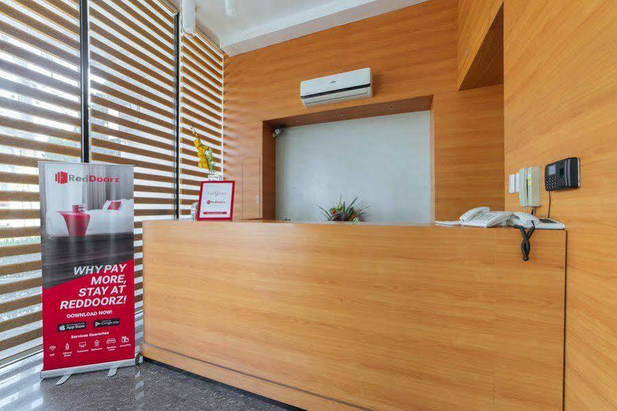 Reddoorz Plus @ Roxas Street Davao Exterior photo